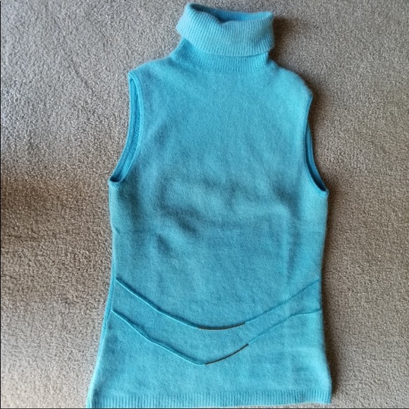 Angora Sleeveless Turtleneck Sweater from Italy - Picture 6 of 8
